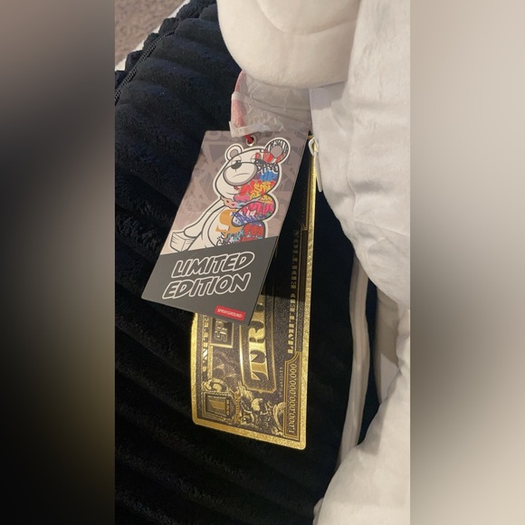 Sprayground bear backpack - Picture 2 of 3